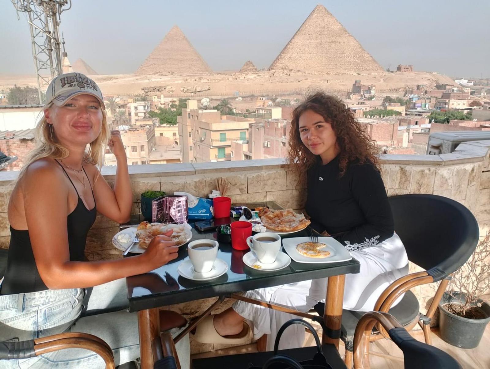 Imhotep Pyramids View Inn Kafret el-Gabal Eksteriør bilde